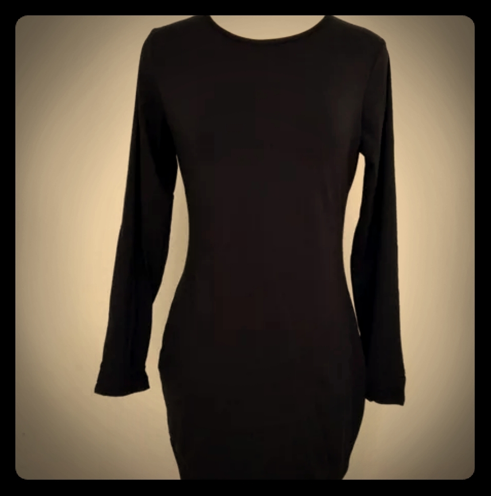 Sexy lightweight long sleeve little black dress
